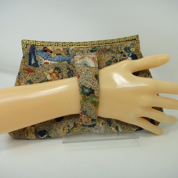 Embroidered Clutch Purse w Belt or Wrist Loop Strap Asian Figures - Picture 6 of 15